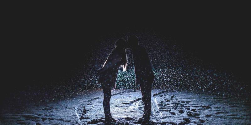 FACCCE图书22：当原木风美学遇见在线书店，重新定义数字时代的阅读体验